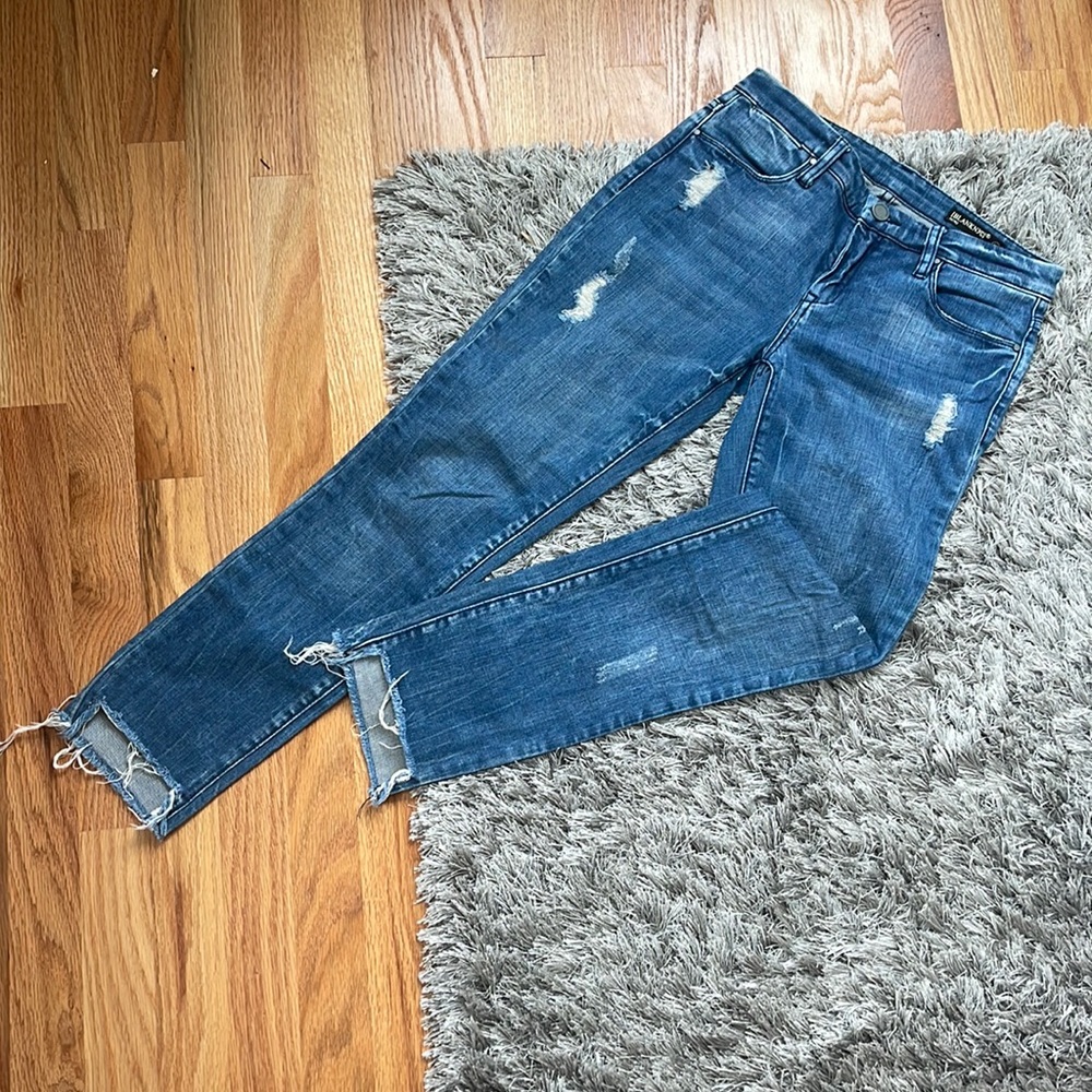 Blank NYC distressed ankle crop jeans. Sz 25